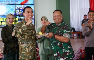 Kenakan Seragam Komcad, Bupati OKI Tunjukan Solidaritas TNI dan Masyarakat
