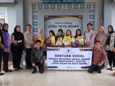 LAPAS KAYU AGUNG OKI BAGIKAN SEMBAKO KEPADA KELUARGA WARGA BINAAN