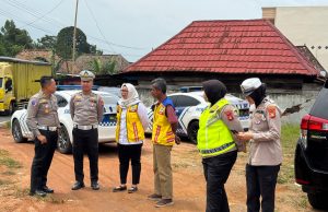 SAT LANTAS POLRES OKI DAMPINGI DITLANTAS POLDA SUMSEL LAKSANAKAN SURVEY JALAN NASIONAL DI KAYUAGUNG