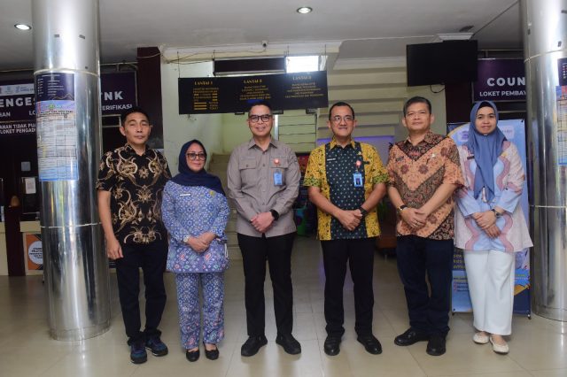 98787177-2249-41c8-9a6c-b91ad9d8c141