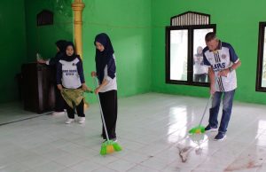 Lapas Tanjung Raja Gelar Aksi Bersih Lingkungan Satker dalam Rangka Hari Bakti Pemasyarakatan ke-62