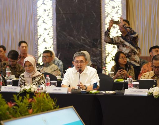 PEMERINTAH DUKUNG HUTAMA KARYA PERCEPAT PENYELESAIAN JALAN TOL TRANS