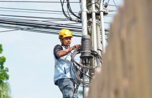Pemkab OKI tata jaringan kabel utilitas udara semrawut