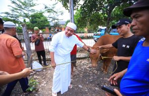 Gubernur Herman Deru Serahkan Hewan Kurban, Ziarah Keluarga hingga Kunjungi Wisata Religi Al Quran Raksasa di Hari Raya Idul Adha