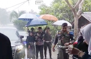 Tak Peduli Hujan, Bupati Muara Enim Hadiri MILAD ke-7 Pesantren Laa Roiba