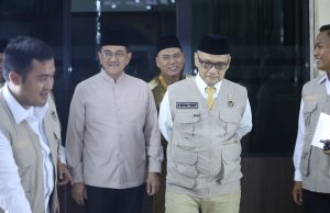 Sekda Edward Candra Pastikan Pelayanan Maksimal, Dampingi Menteri Haji Tinjau Jamaah Kloter PLM 10