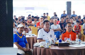 Pendopo Berubah Jadi “Stadion Mini”, Bupati Muba Nobar Piala Dunia 2026 Bersama Ratusan Warga