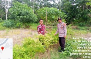 Bhabinkamtibmas Polsek Rantau Bayur Ajak Warga Desa Sungai Naik Dukung Program Pekarangan Pangan Bergizi