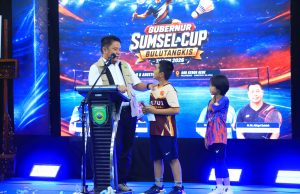 Gubernur Herman Deru Tekankan Pentingnya Pembinaan Atlet Bulutangkis Sejak Dini pada Gubernur Sumsel Cup 2026