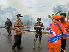 Lihat Kepulan Asap, Bupati Toha Langsung Hentikan Perjalanan dan Turun ke Lokasi Karhutla