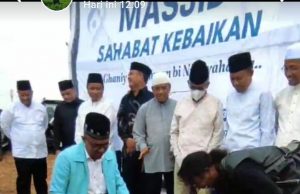 Peletakan Batu Pertama Masjid Sahabat Kebaikan, Kepala KUA Alang-Alang Lebar Dorong Konsep Ekoteologi