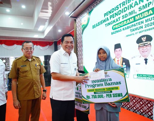 Senyum Bahagia Warnai Penyerahan Beasiswa Baznas Muba *Bupati Toha Ajak Siswa Terus Belajar dan Manfaatkan Bantuan dengan Baik*