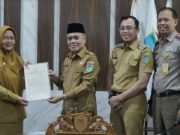 Tertib administrasi pertanahan, Pem-Kab Ogan Ilir terima empat Sertifikat tanah.
