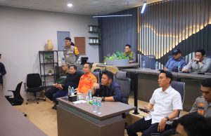 Pantau Langsung Karhutla OKI, Herman Deru Putuskan Bermalam di Lokasi Titik Api